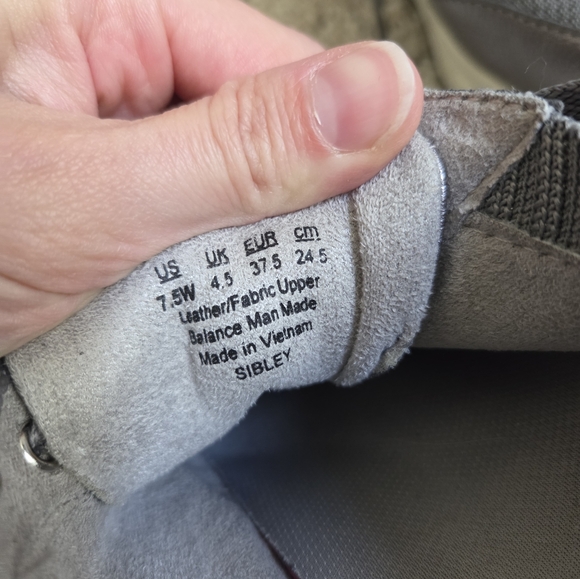 Naturalizer Women's Nash Flyknit Wide Sneaker Metallic Charcoal Gray Size 7.5W - Picture 4 of 8